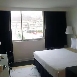 Hotel Ramada By Wyndham ***